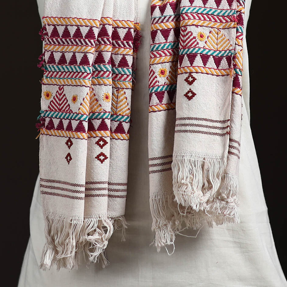Orissa Tribal Kapadaganda Hand Embroidered Pure Handwoven Cotton Stole 40