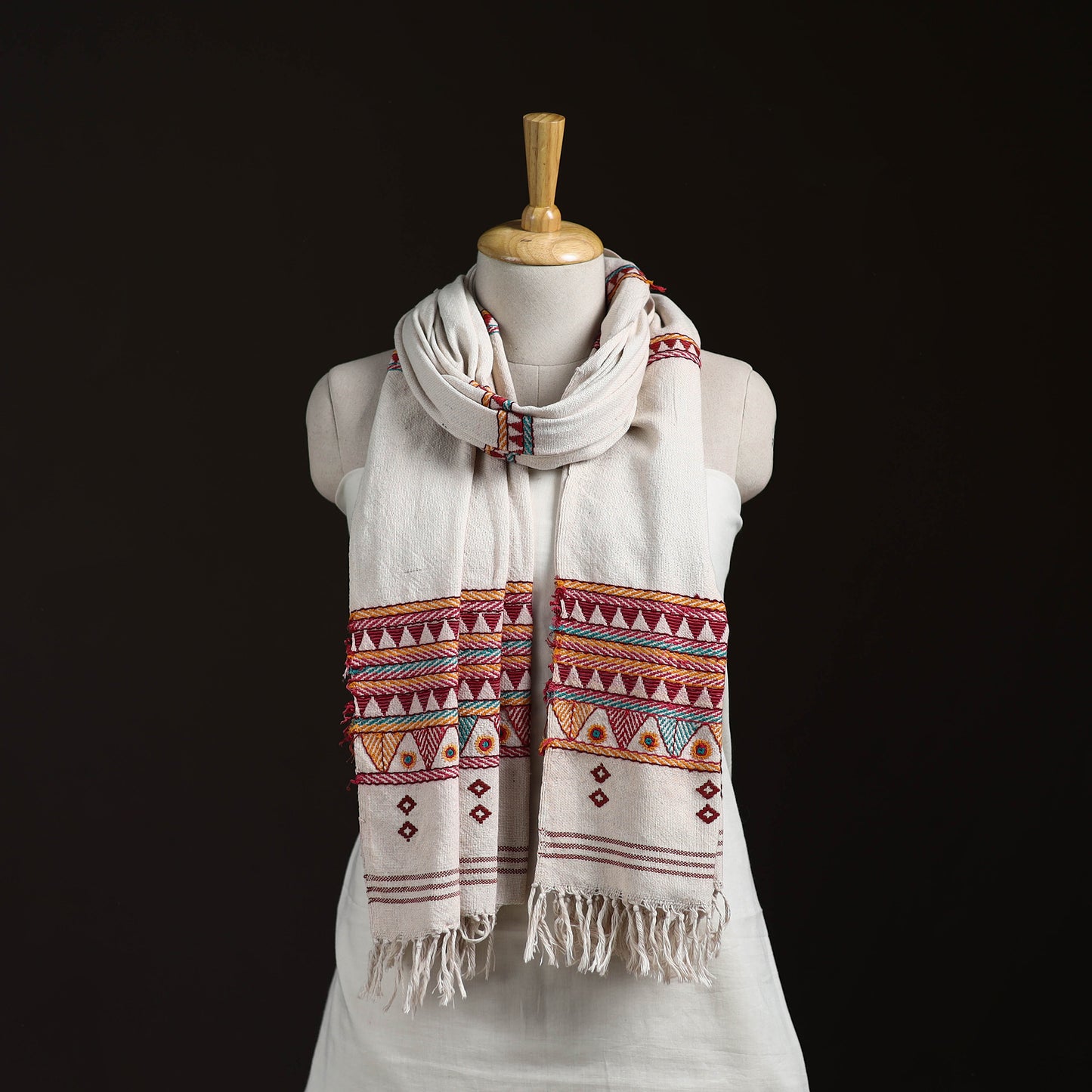 Orissa Tribal Kapadaganda Hand Embroidered Pure Handwoven Cotton Stole 42