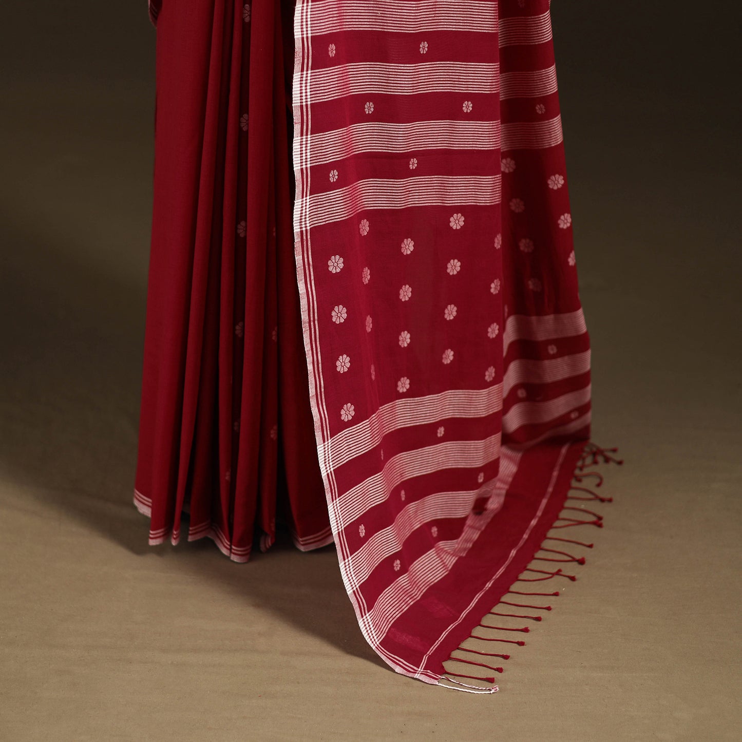 Phulia Jamdani Pure Handloom Cotton Saree with Tassels (Count 92/40) 36