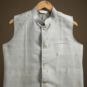 Handwoven Cotton Nehru Jacket for Men in Jamdani Buti of Srikakulam 16