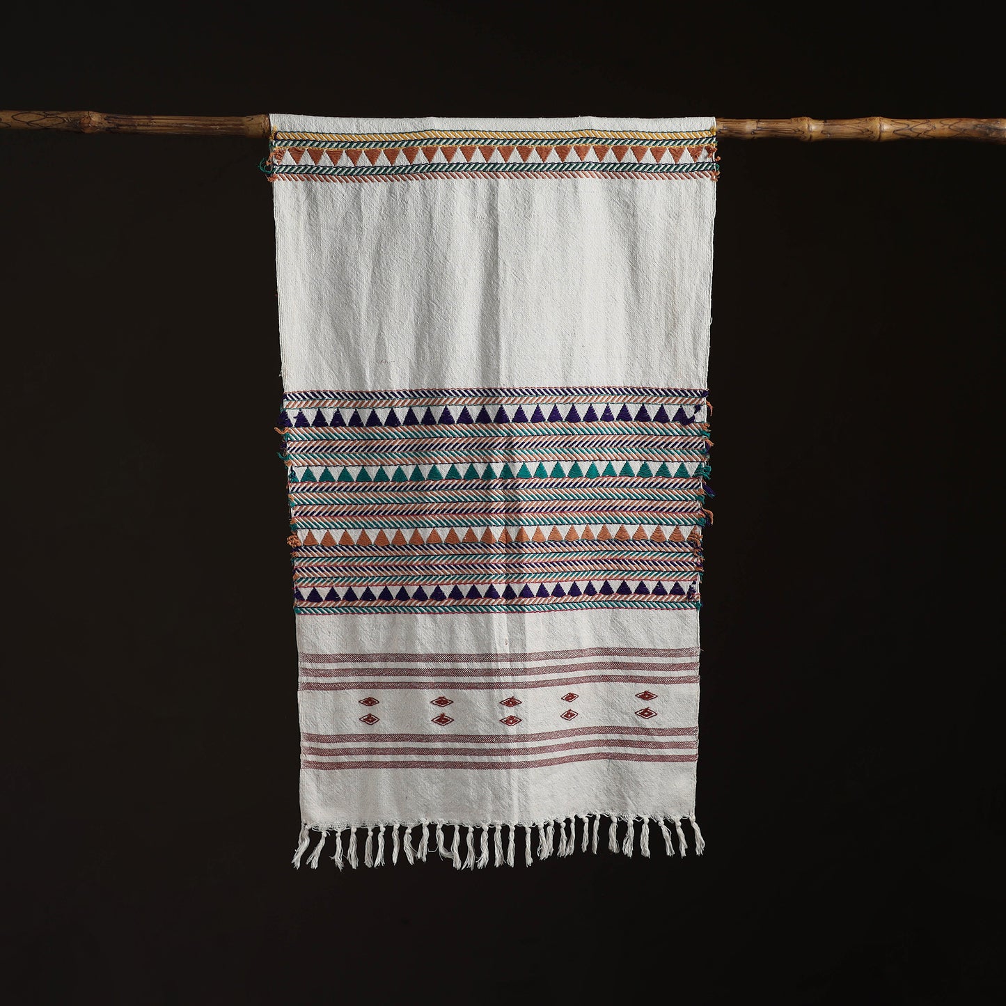 Orissa Tribal Kapadaganda Hand Embroidered Pure Handwoven Cotton Stole 47