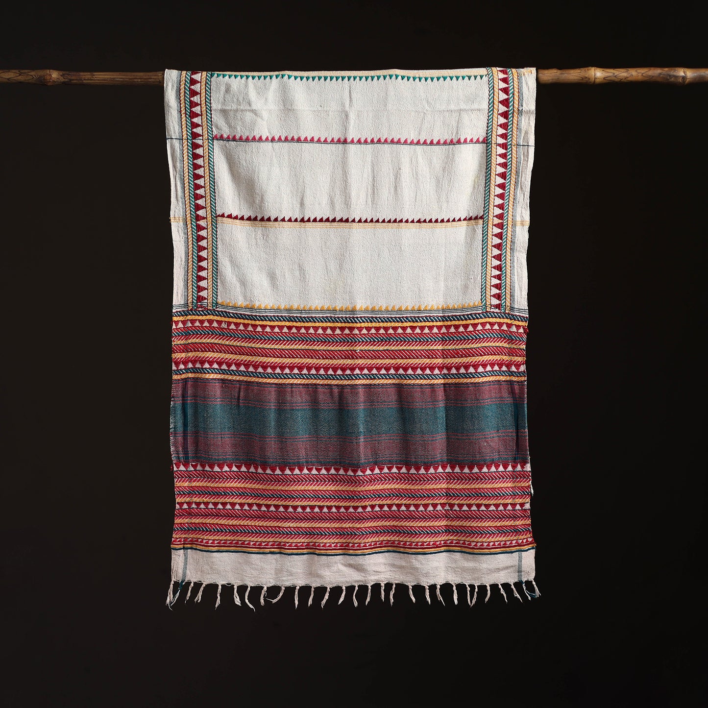 Orissa Tribal Kapadaganda Hand Embroidered Pure Handwoven Cotton Stole 45