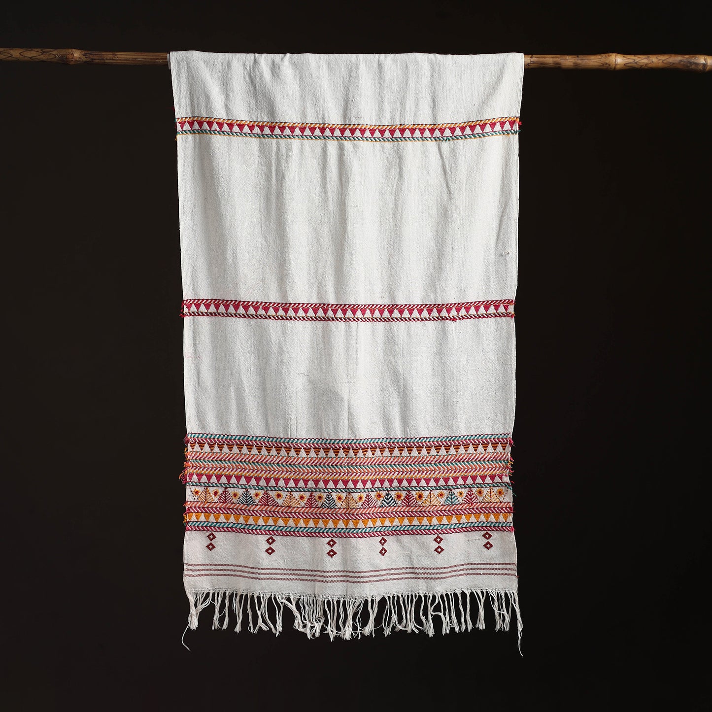 Orissa Tribal Kapadaganda Hand Embroidered Pure Handwoven Cotton Stole 44