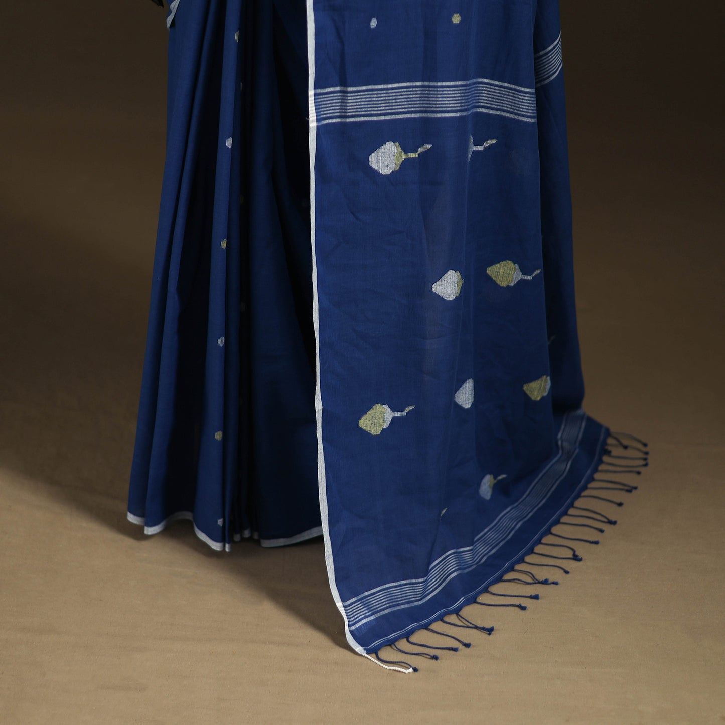 Phulia Jamdani Pure Handloom Cotton Saree with Tassels (Count 92/40) 38