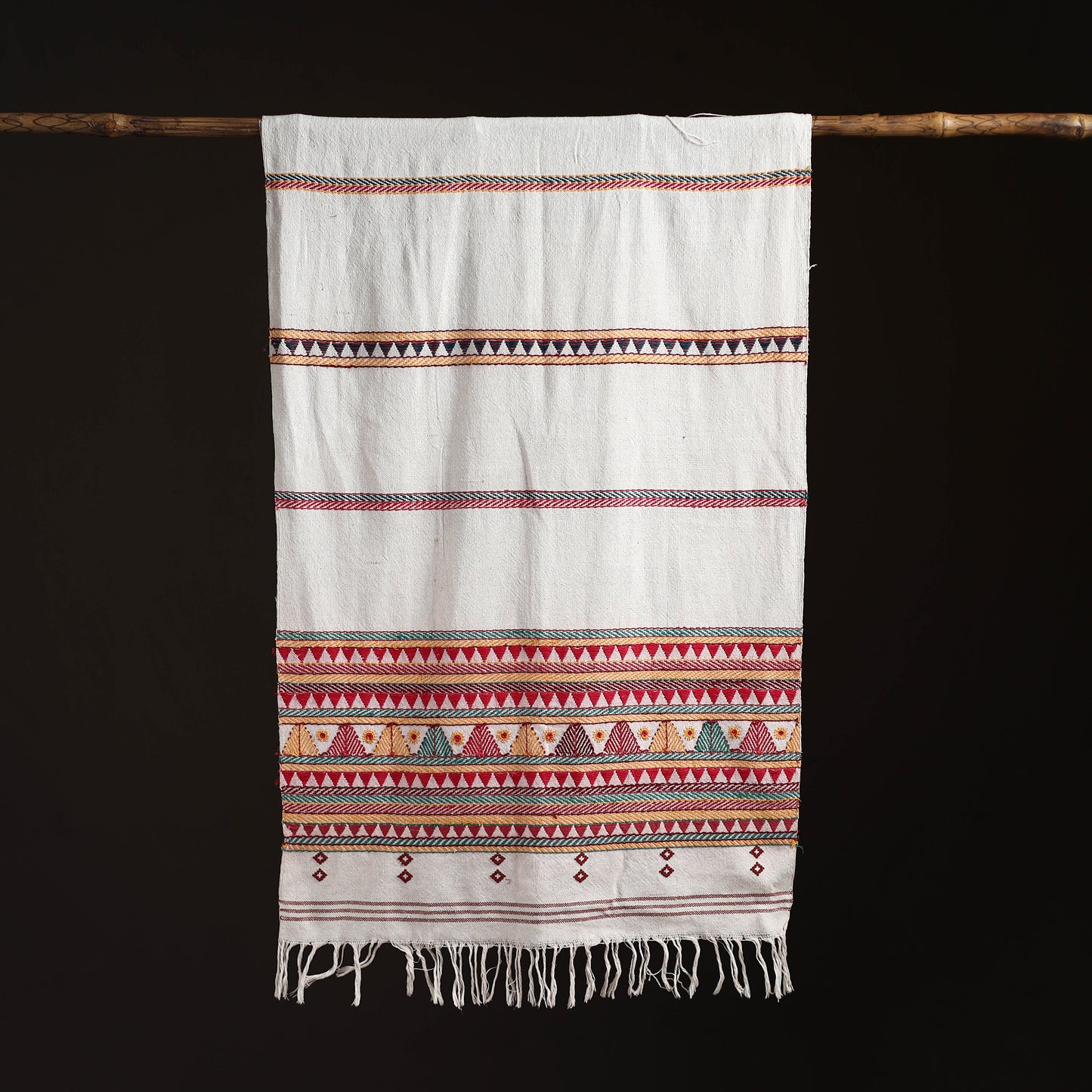 Orissa Tribal Kapadaganda Hand Embroidered Pure Handwoven Cotton Stole 41