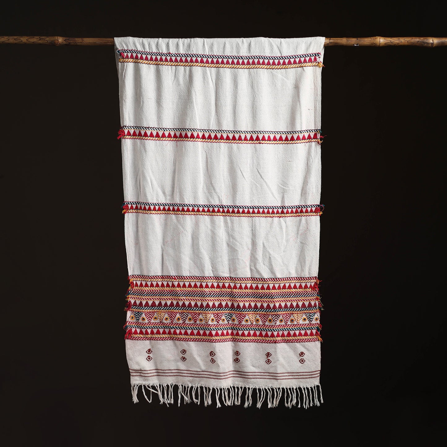 Orissa Tribal Kapadaganda Hand Embroidered Pure Handwoven Cotton Stole 38