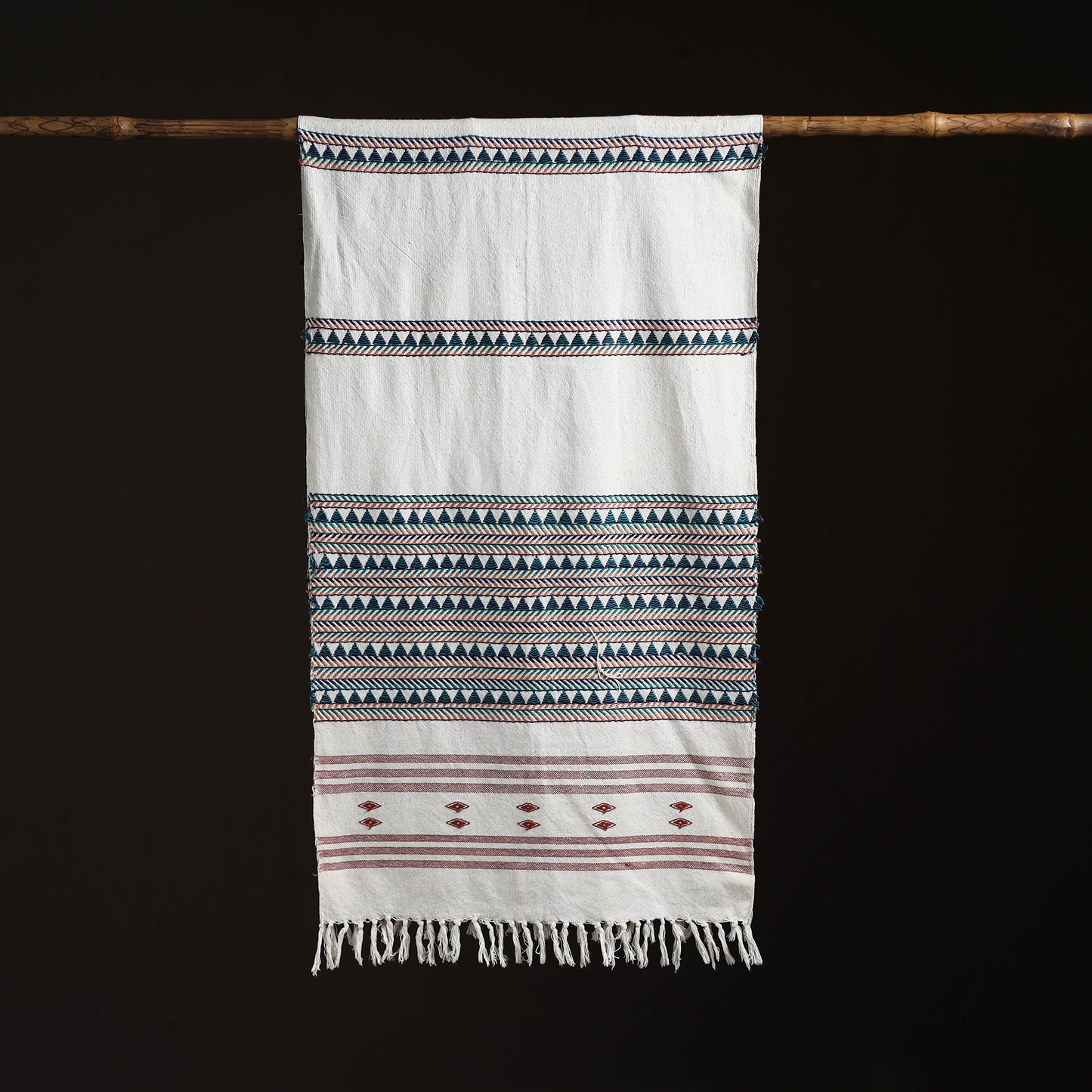 Orissa Tribal Kapadaganda Hand Embroidered Pure Handwoven Cotton Stole 35