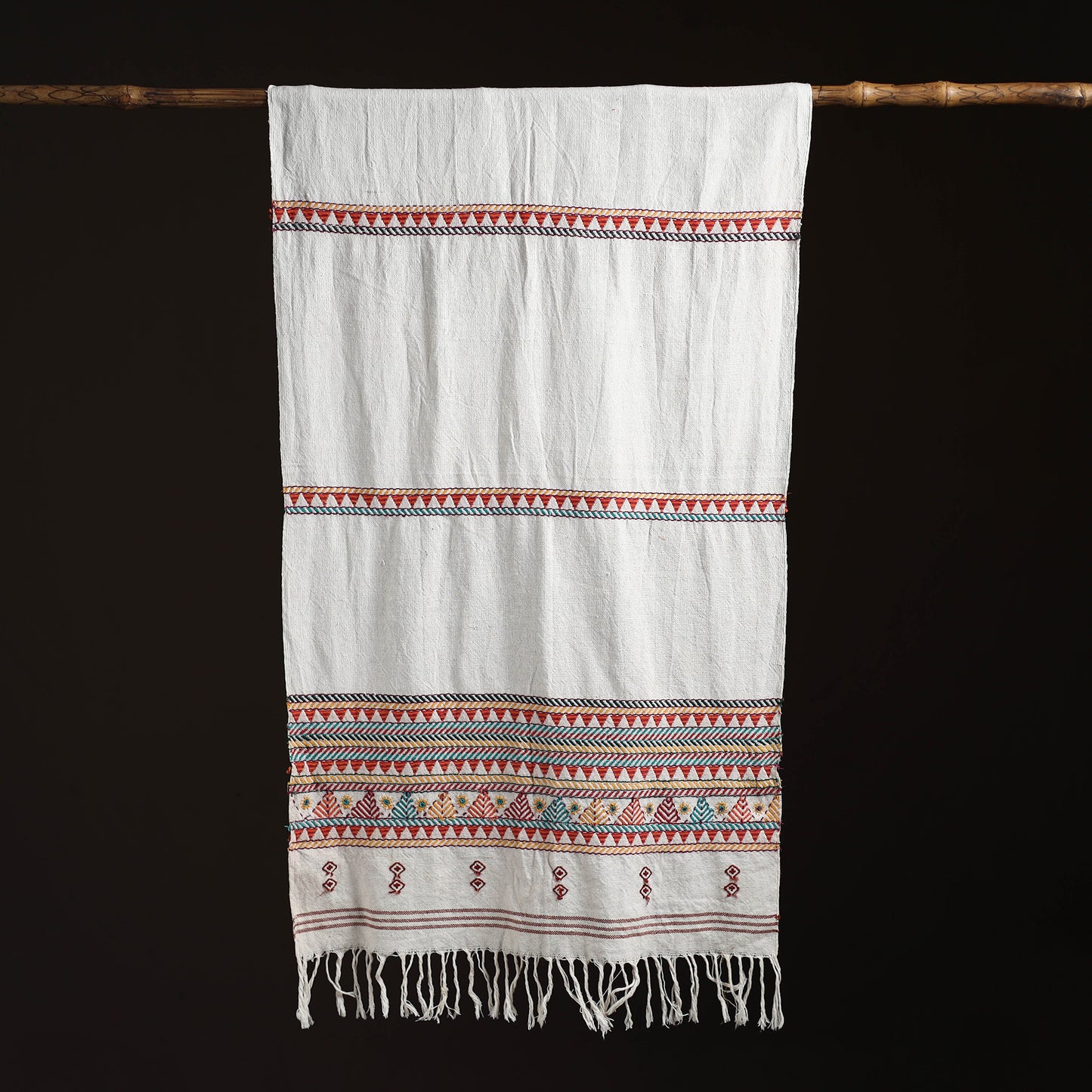 Orissa Tribal Kapadaganda Hand Embroidered Pure Handwoven Cotton Stole 31