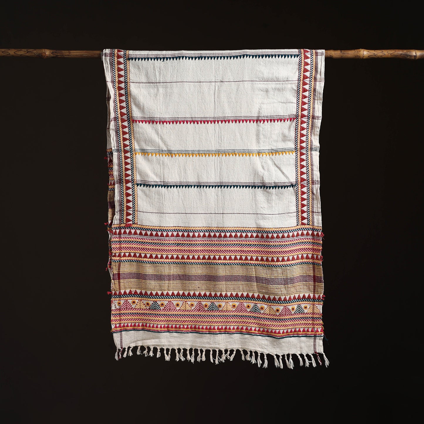 Orissa Tribal Kapadaganda Hand Embroidered Pure Handwoven Cotton Stole 30