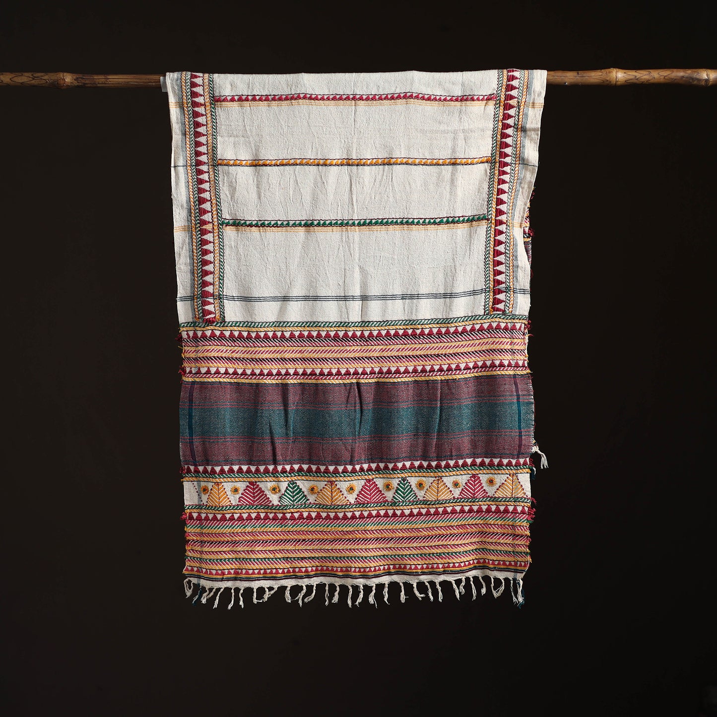 Orissa Tribal Kapadaganda Hand Embroidered Pure Handwoven Cotton Stole 25