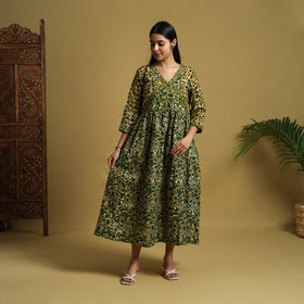 Buy Green Flared Cotton Batik Print Dress Online