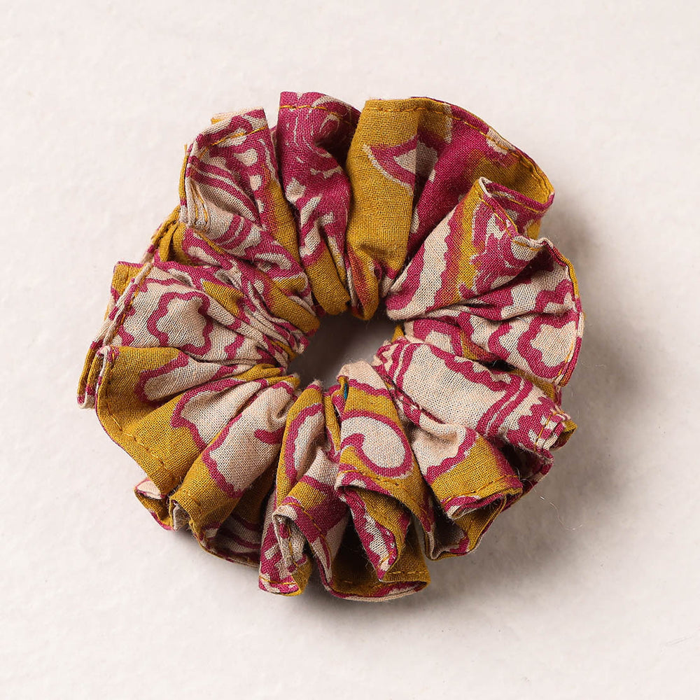 Rubber Band Scrunchie