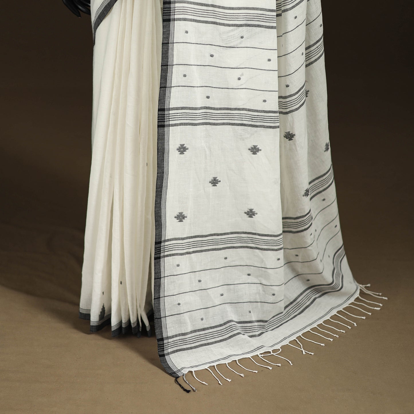 Phulia Jamdani Pure Handloom Cotton Saree with Tassels (Count 92/40) 43