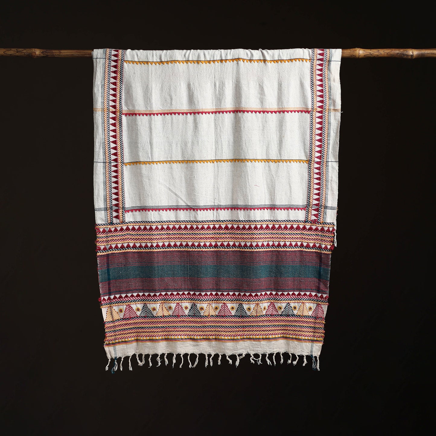 Orissa Tribal Kapadaganda Hand Embroidered Pure Handwoven Cotton Stole 05
