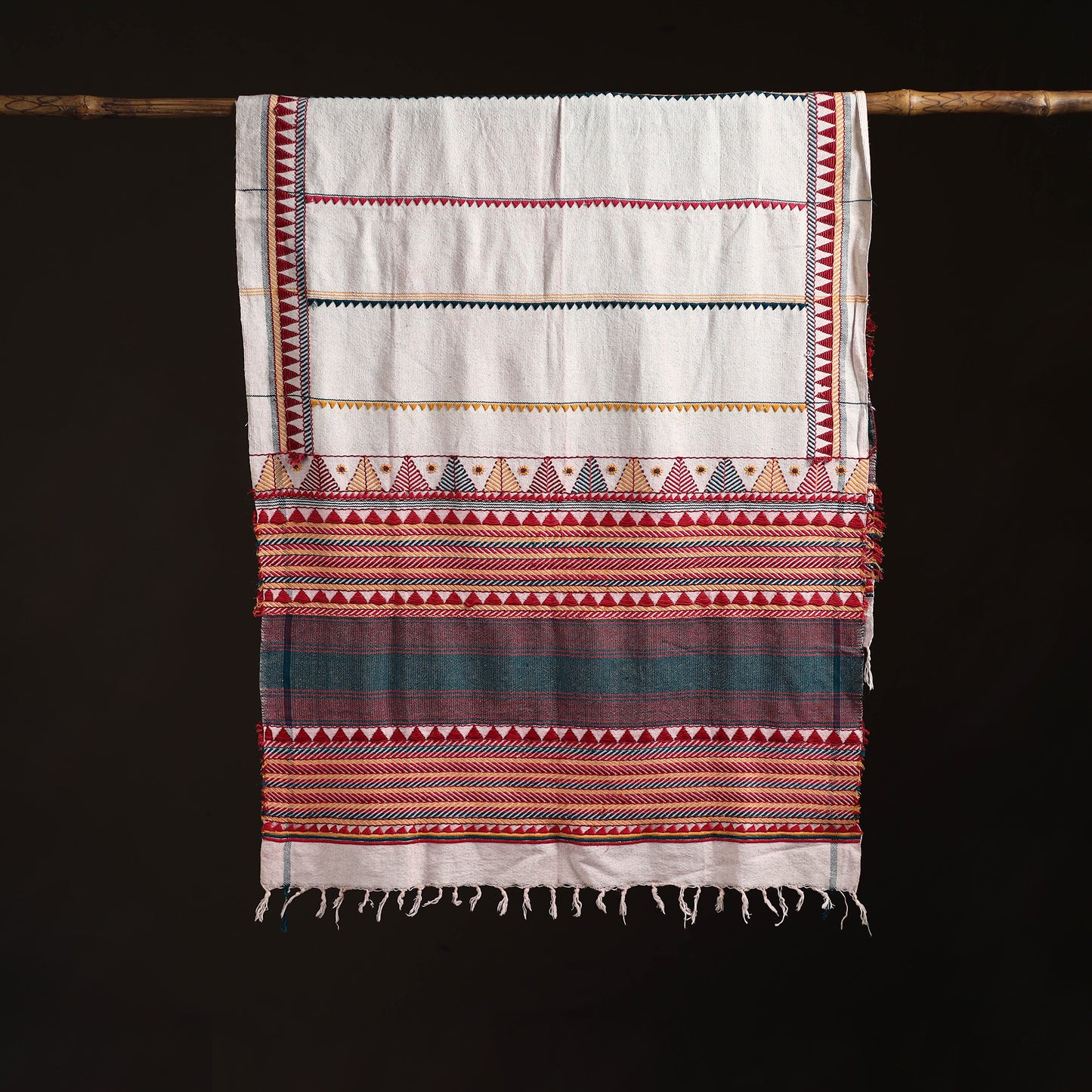 Orissa Tribal Kapadaganda Hand Embroidered Pure Handwoven Cotton Stole 03