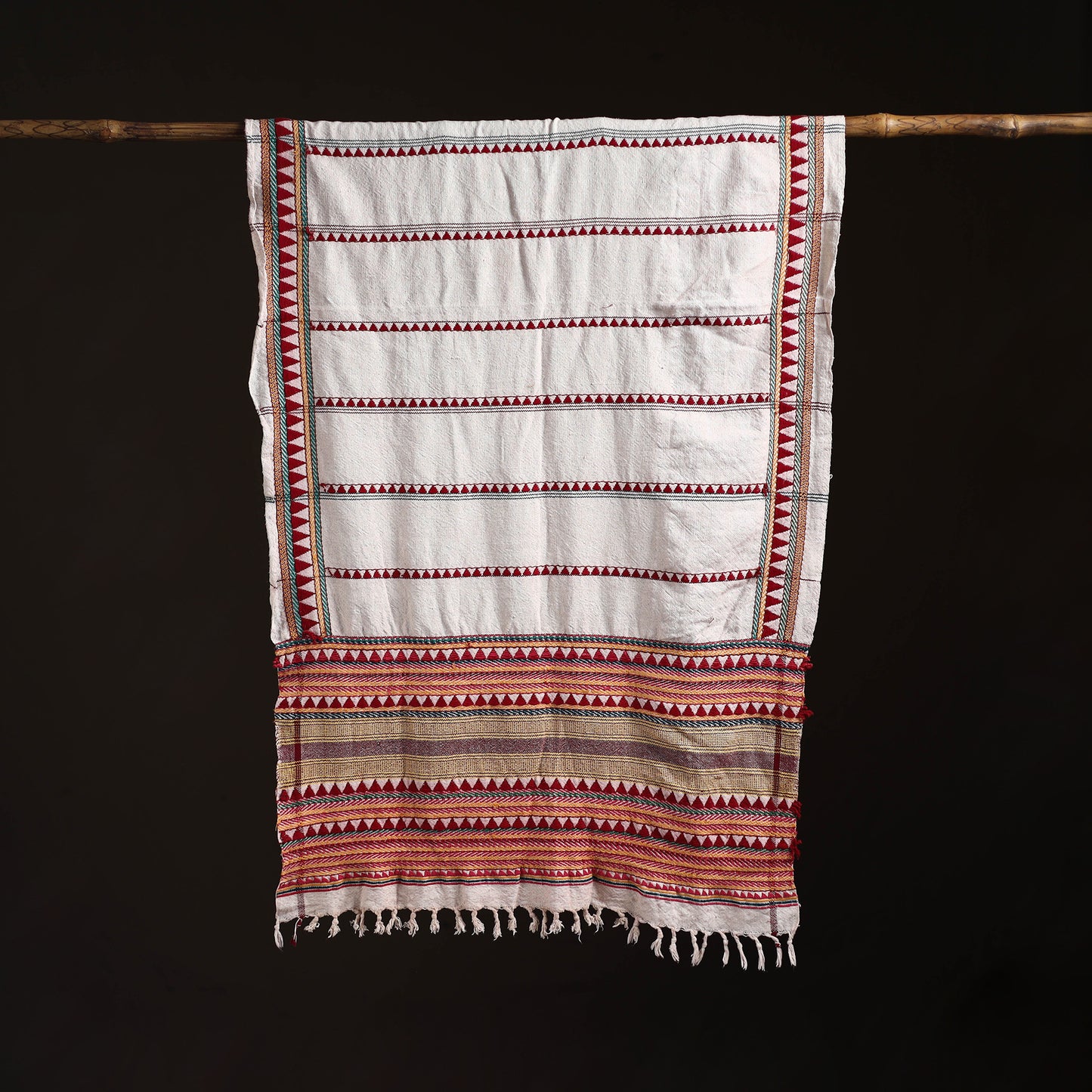Orissa Tribal Kapadaganda Hand Embroidered Pure Handwoven Cotton Stole 02