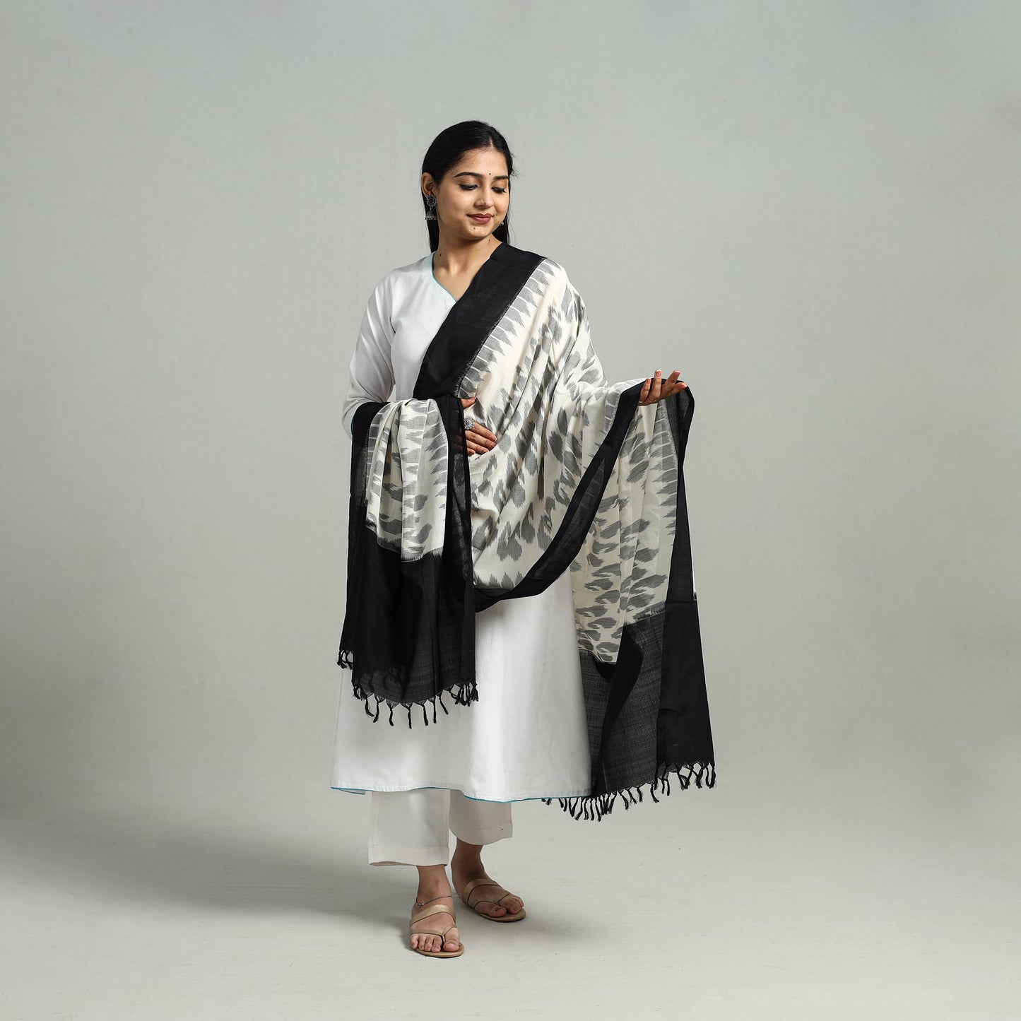 White - Handloom Cotton Pochampally Ikat Dupatta 11