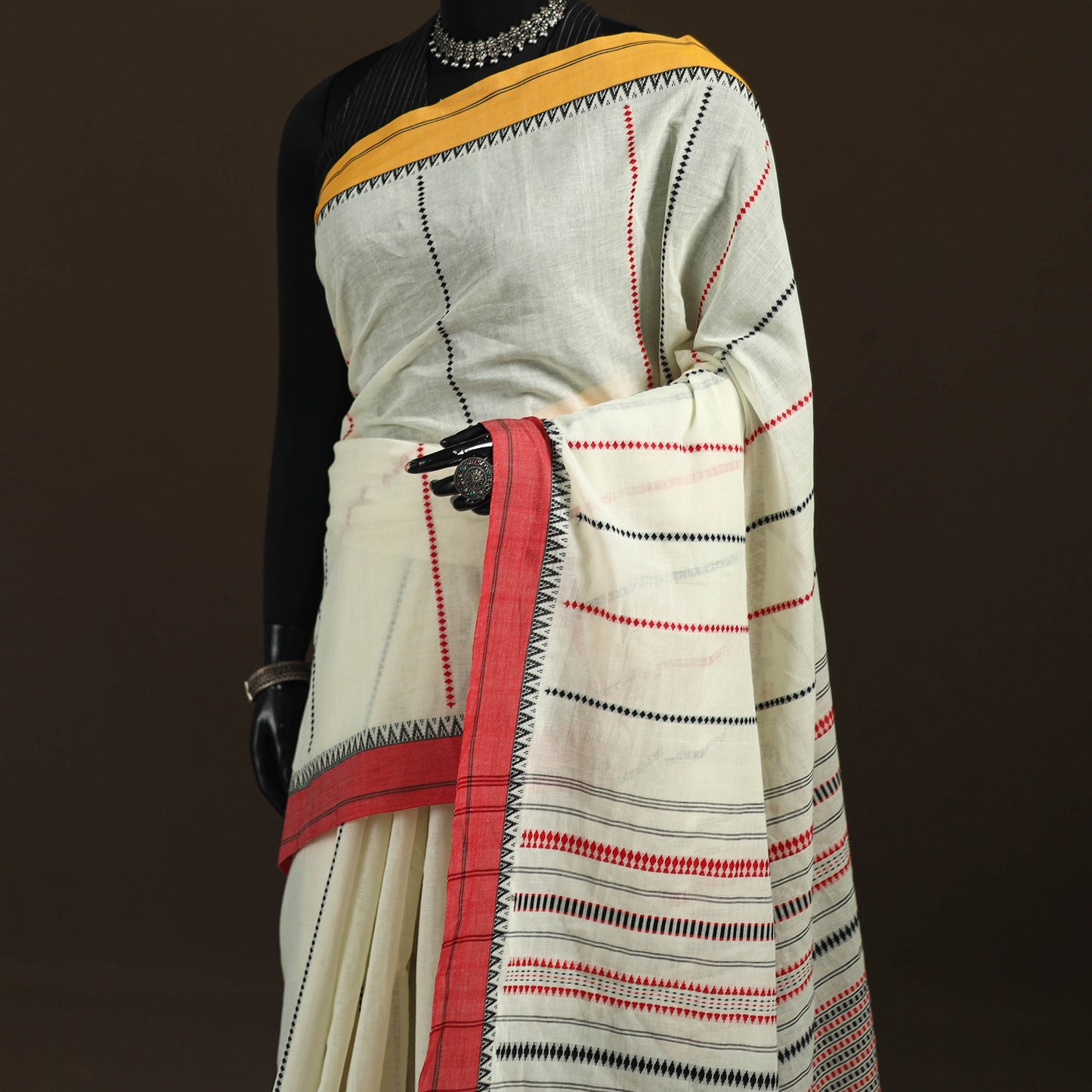 Bengal Handwoven Cotton Begumpuri Saree with Blouse Piece 02
