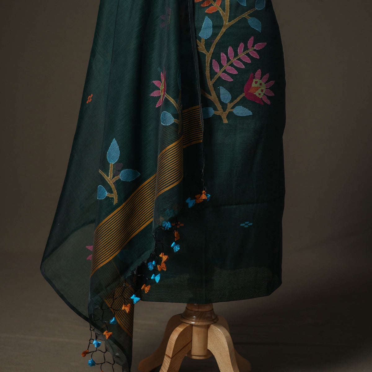 Jamdani Pure Handloom Muslin Unstitched Dress Material: Kurta with Dupatta 12