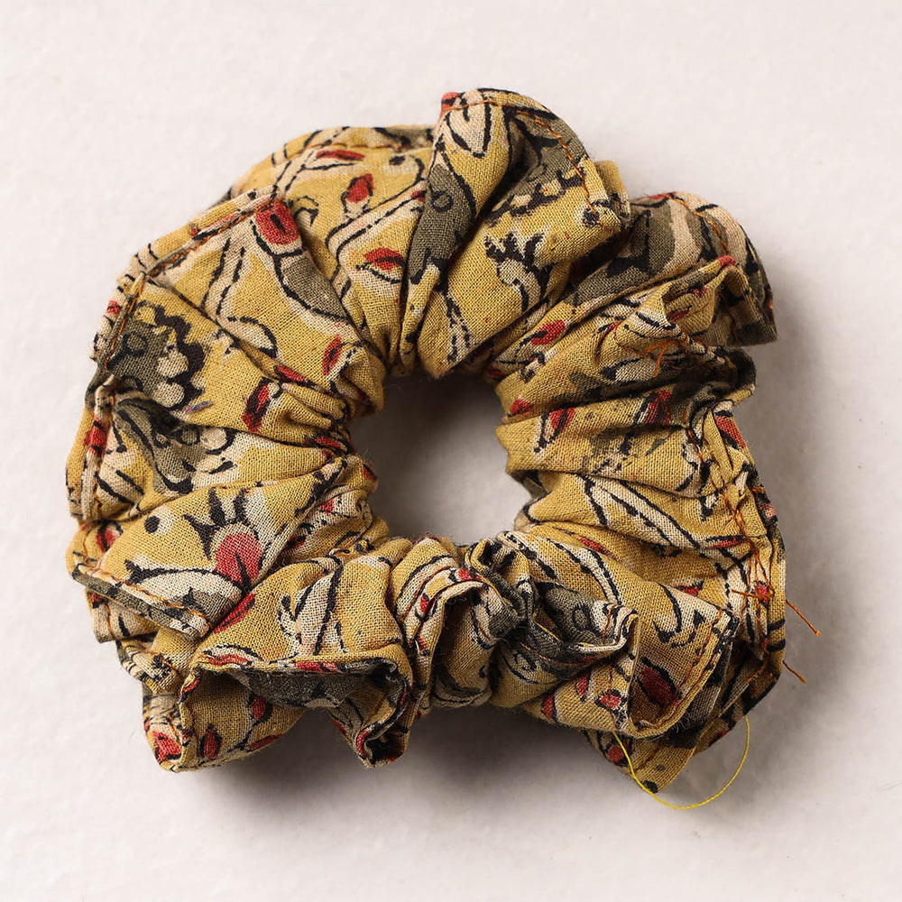 Rubber Band Scrunchie