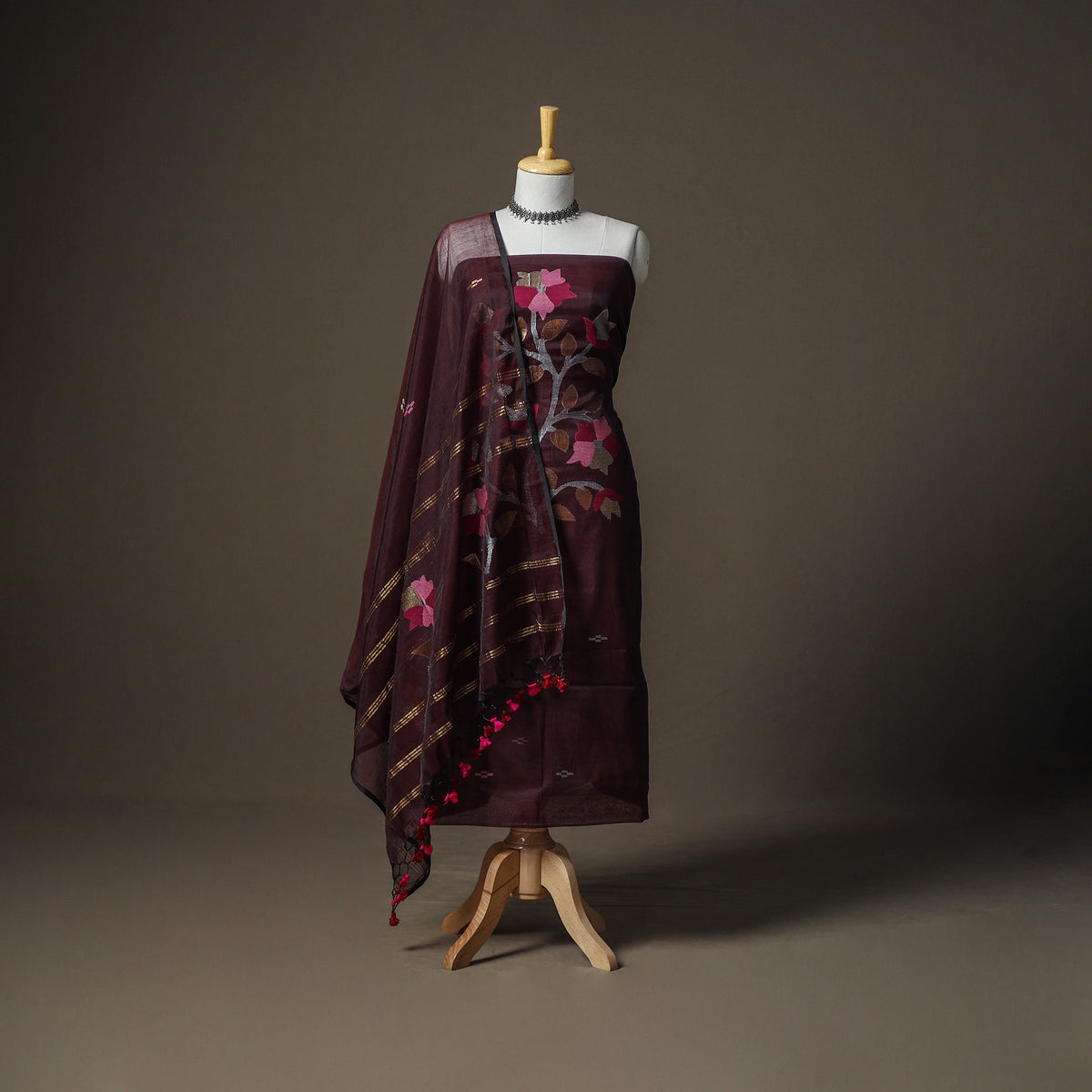 Jamdani Pure Handloom Muslin Unstitched Dress Material: Kurta with Dupatta 16