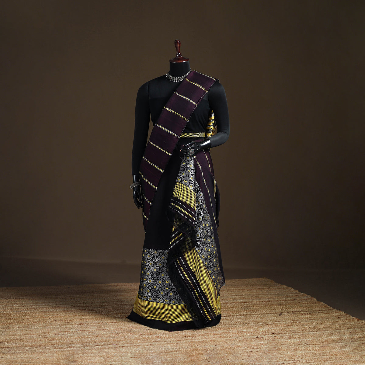 Assam Handloom Silk Cotton Mekhela Chador with Blouse Piece 04