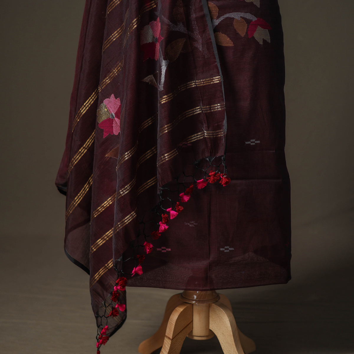 Jamdani Pure Handloom Muslin Unstitched Dress Material: Kurta with Dupatta 16