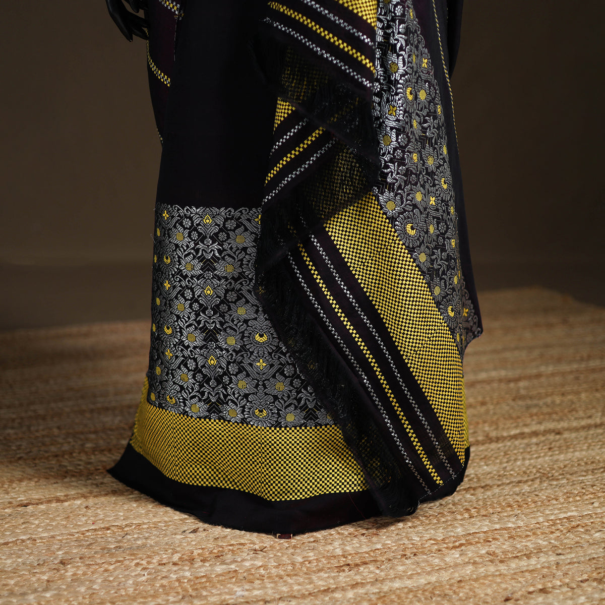Assam Handloom Silk Cotton Mekhela Chador with Blouse Piece 04