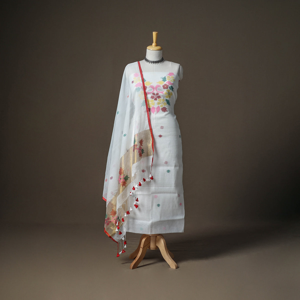 Jamdani Pure Handloom Muslin Unstitched Dress Material: Kurta with Dupatta 17