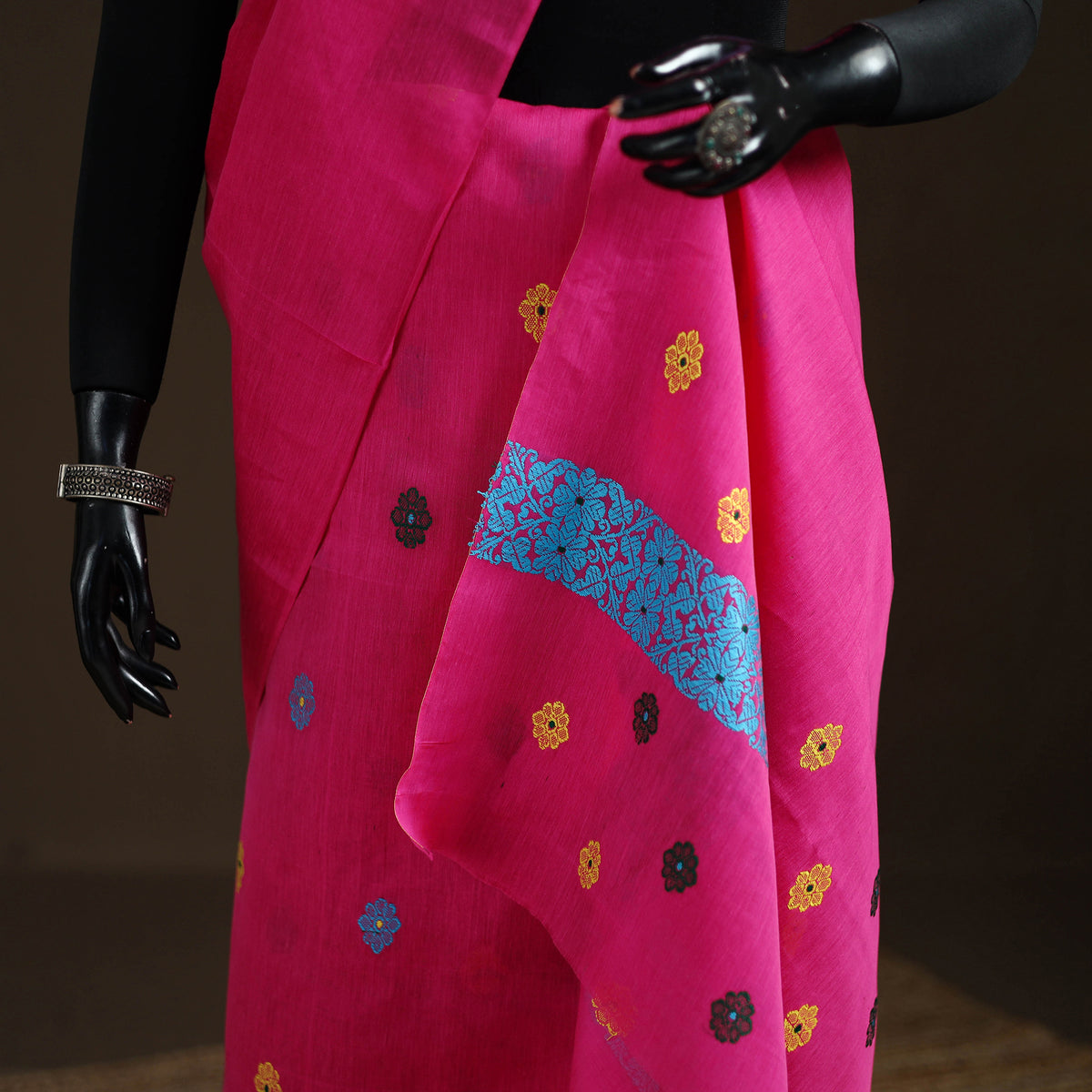 Assam Handloom Silk Cotton Mekhela Chador with Blouse Piece 08