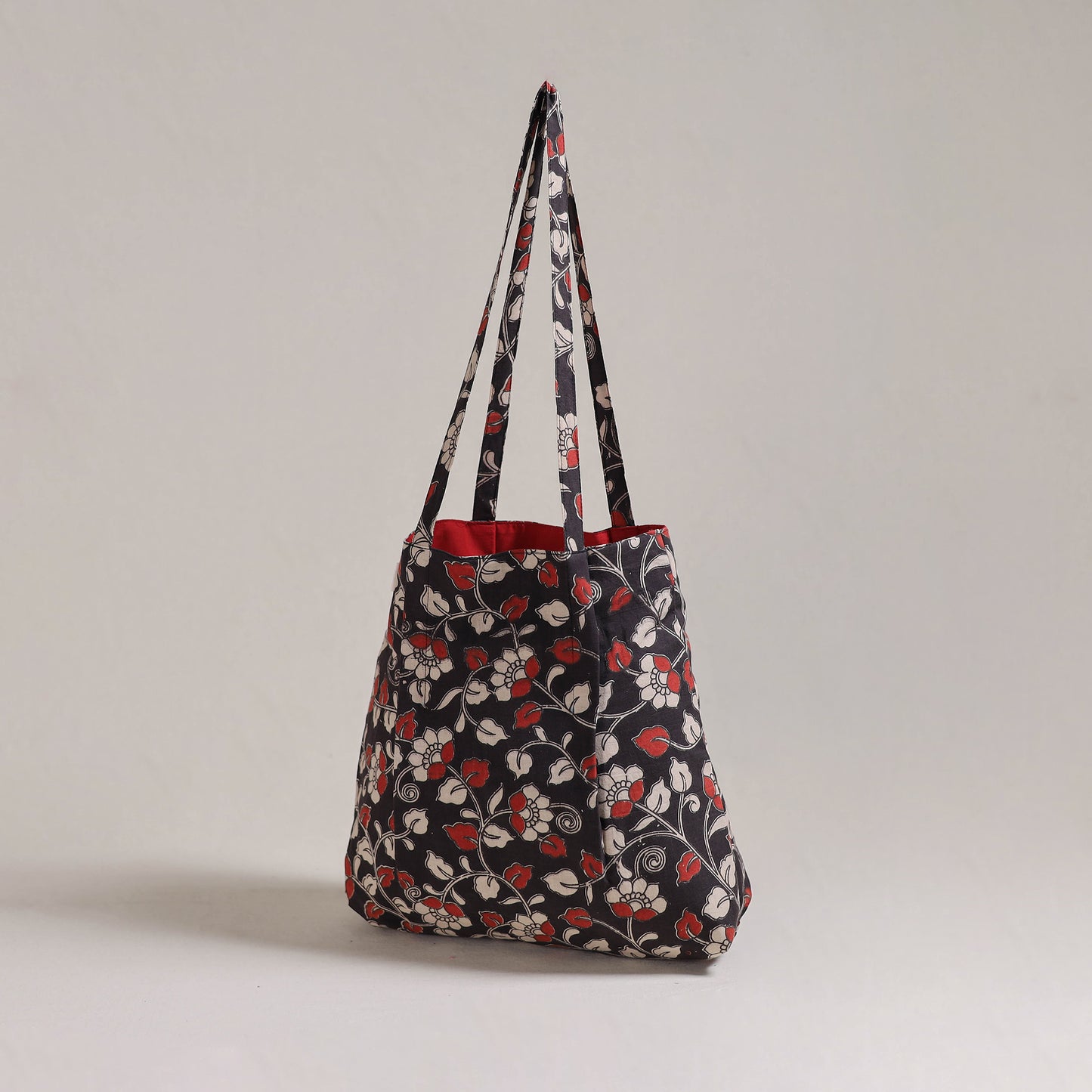 Handcrafted Fabric Jhola Bag 05