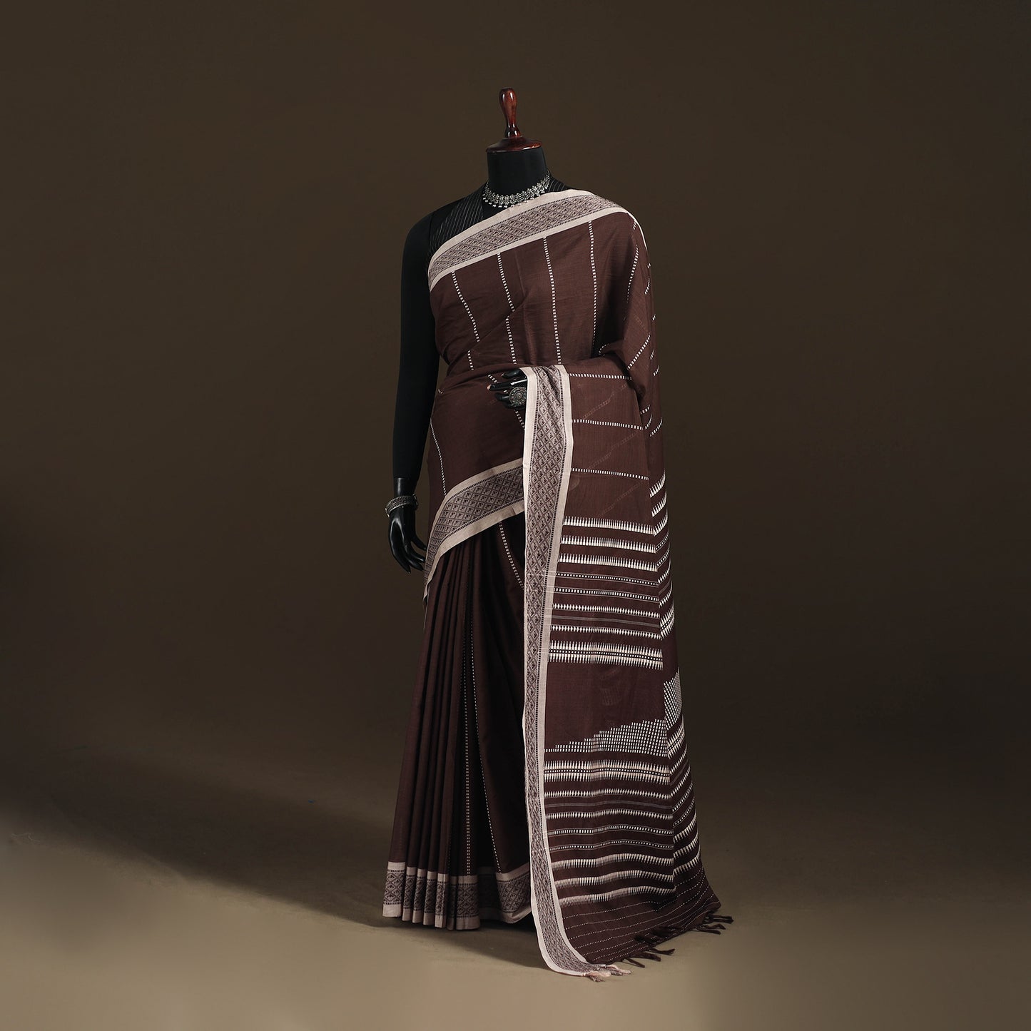 Bengal Handwoven Cotton Begumpuri Saree with Blouse Piece 12