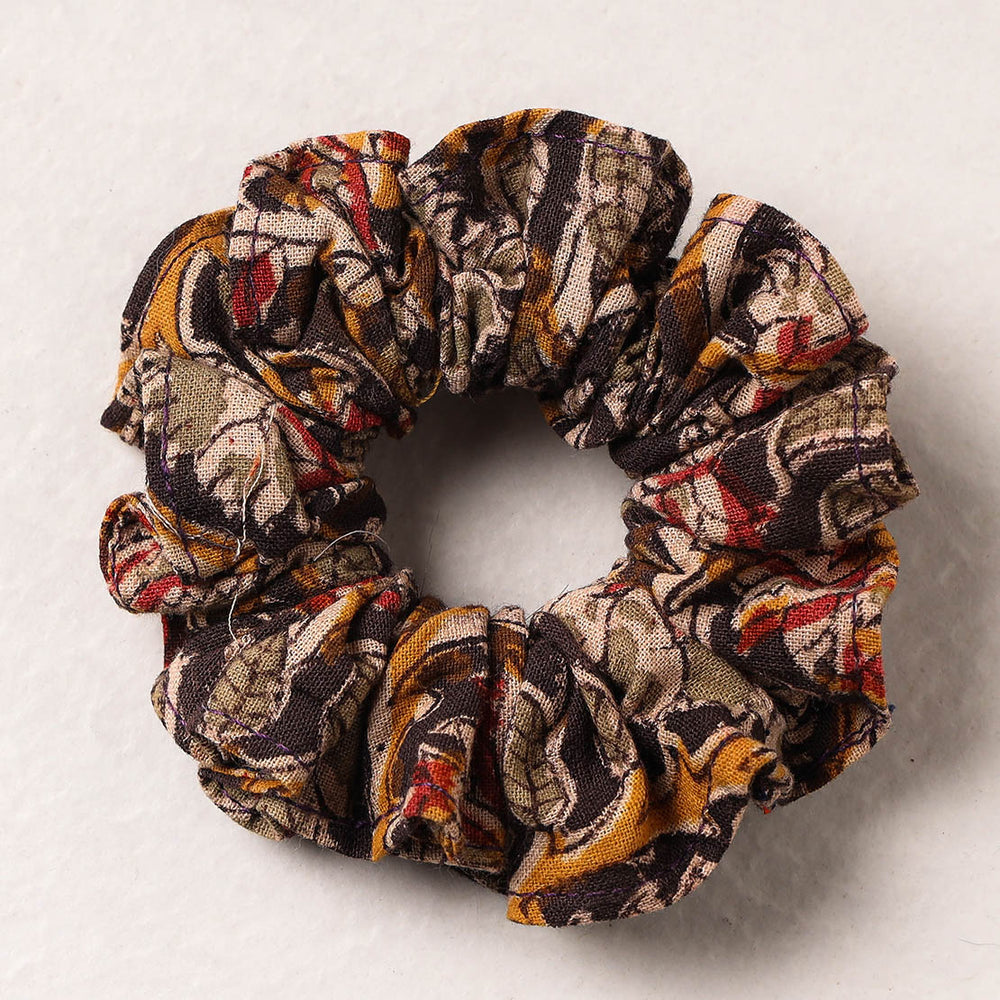 Rubber Band Scrunchie