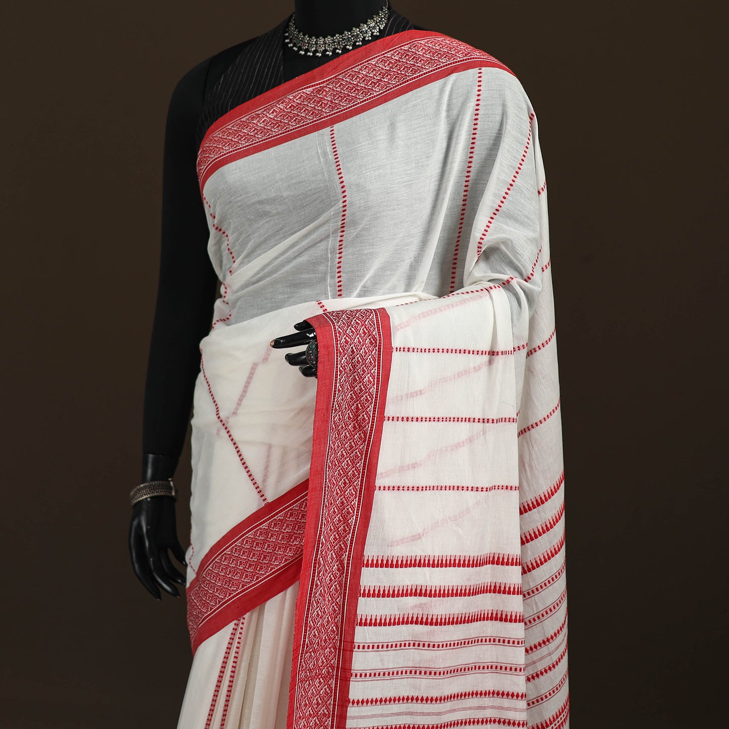 Bengal Handwoven Cotton Begumpuri Saree with Blouse Piece 13