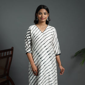 White Straight Handloom Chanderi Silk Tie-Dye Leheriya Kurta