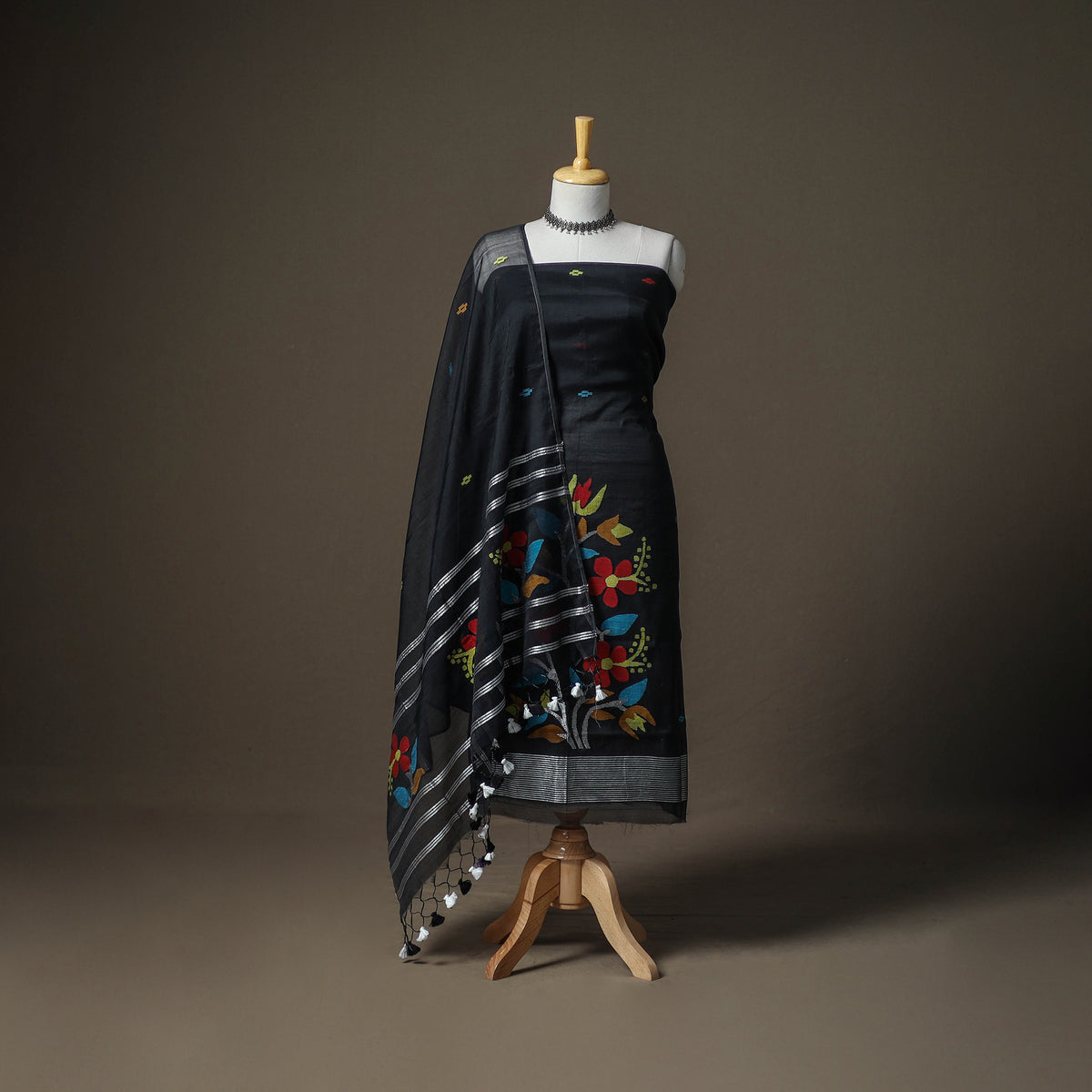 Jamdani Pure Handloom Muslin Unstitched Dress Material: Kurta with Dupatta 25
