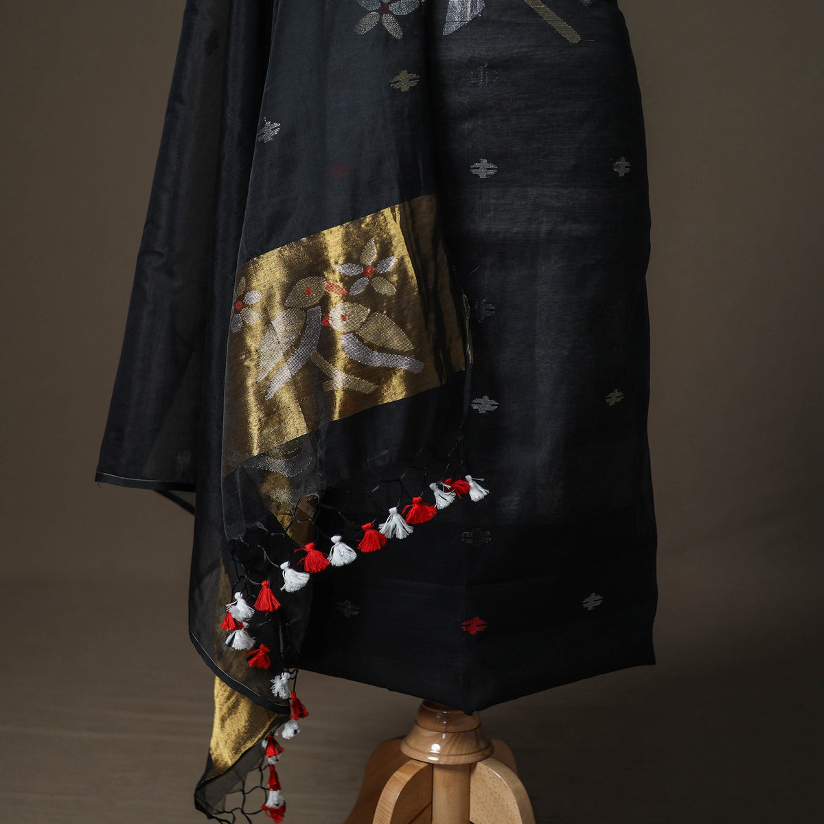Jamdani Pure Handloom Muslin Unstitched Dress Material: Kurta with Dupatta 26