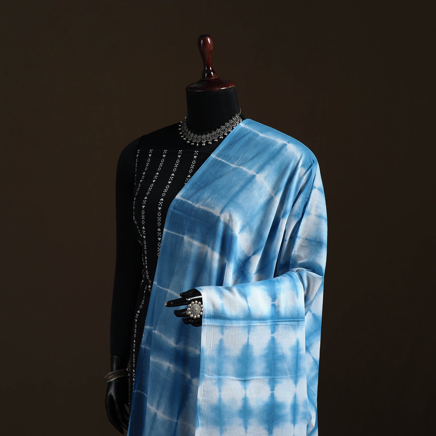 Shibori Tie-Dye Cotton Dupatta with Tassels 10