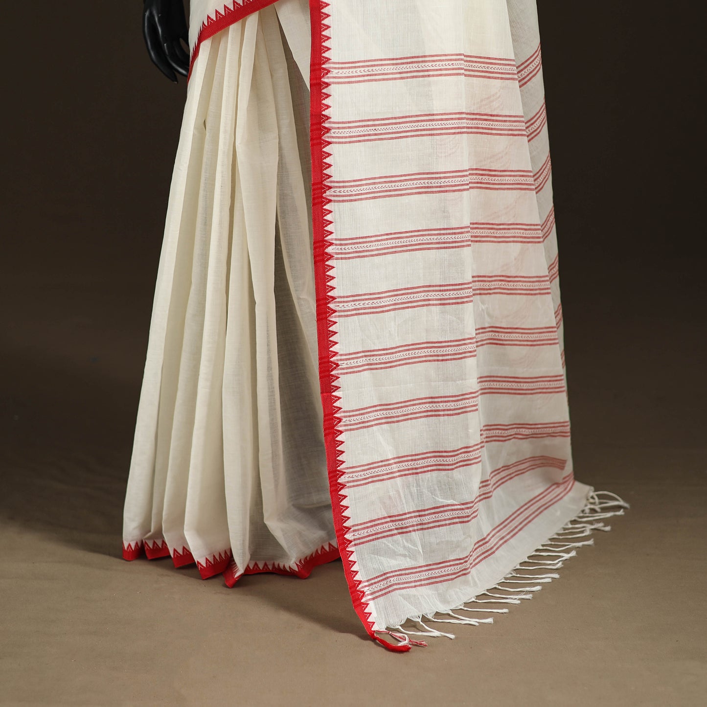 Bengal Handwoven Cotton Begumpuri Saree 16