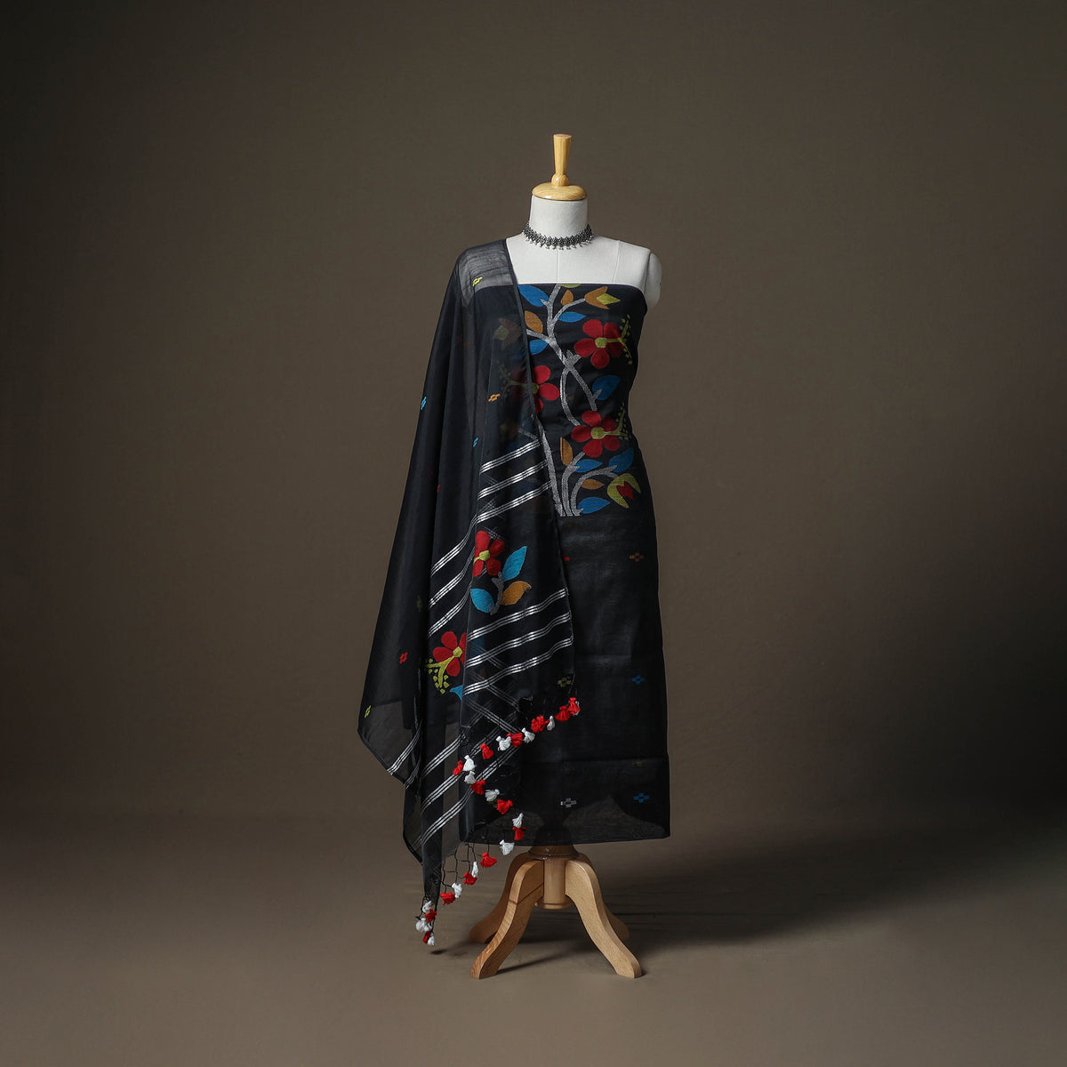 Jamdani Pure Handloom Muslin Unstitched Dress Material: Kurta with Dupatta 28