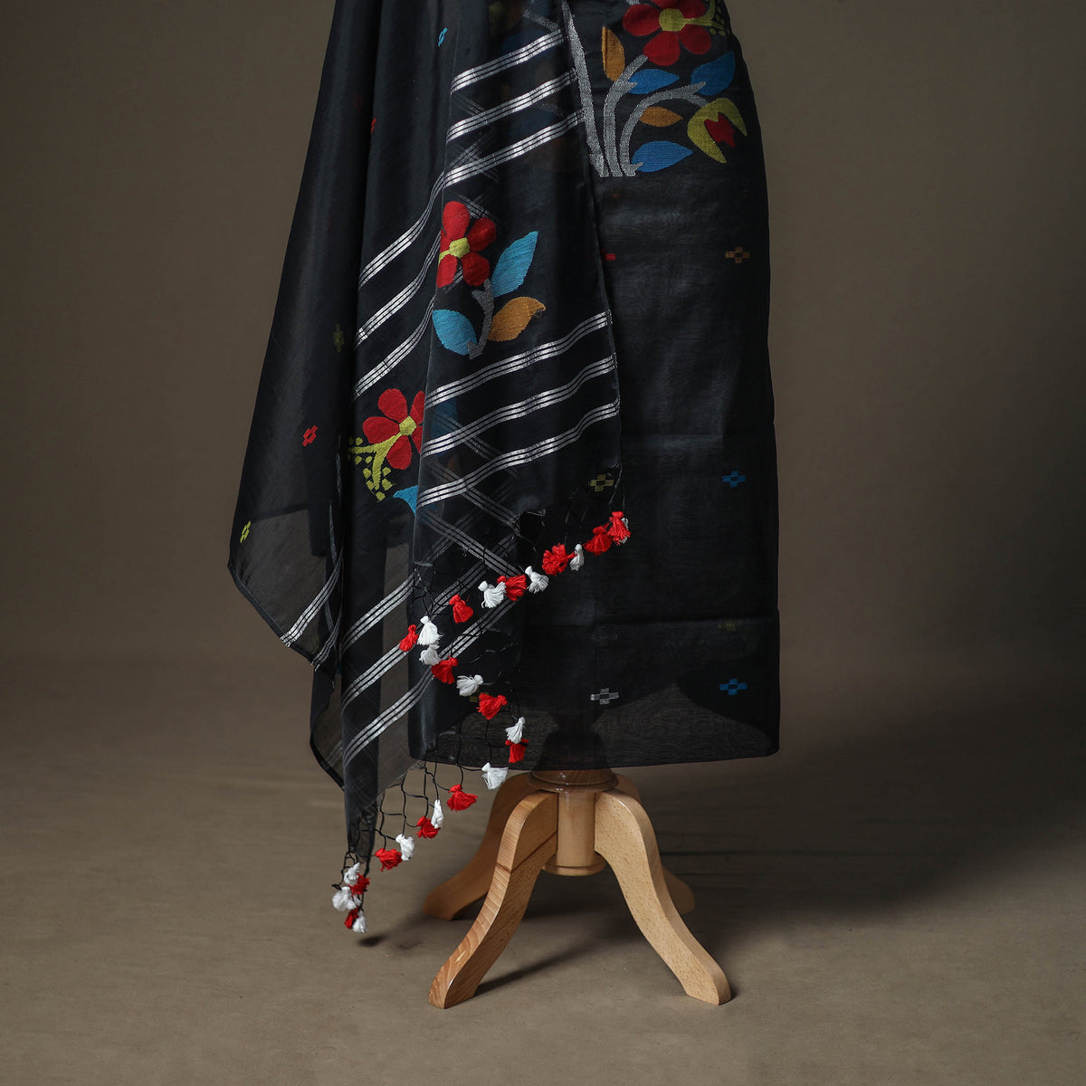 Jamdani Pure Handloom Muslin Unstitched Dress Material: Kurta with Dupatta 28