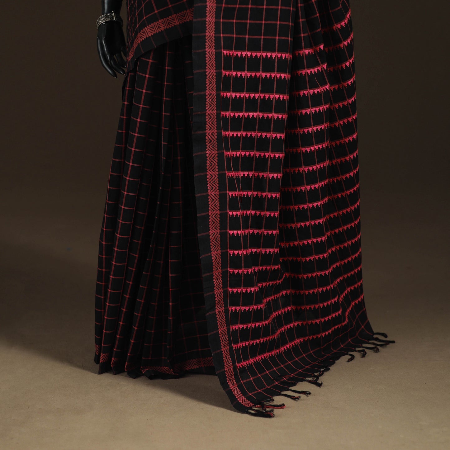 Bengal Handwoven Cotton Checks Begumpuri Saree 21