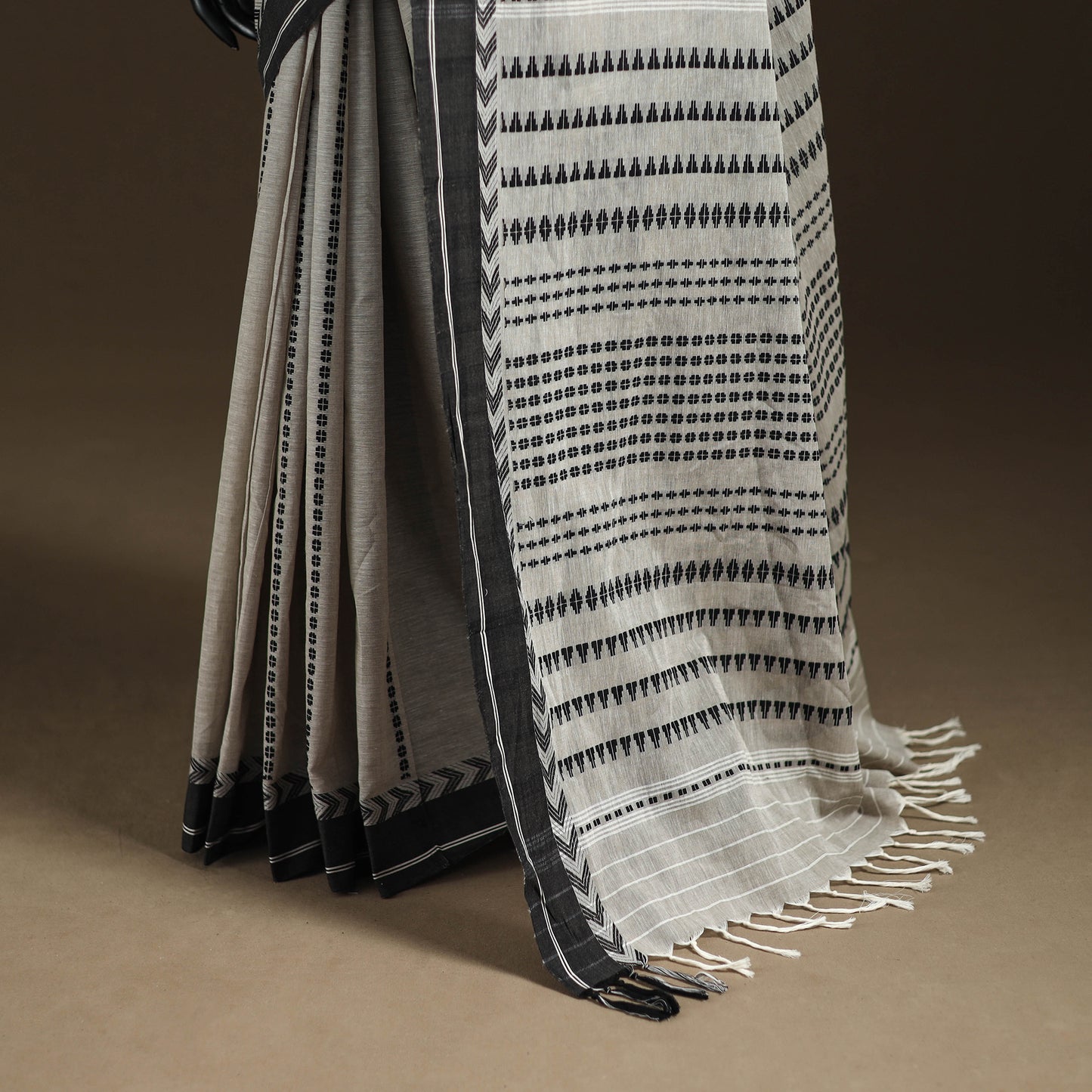 Bengal Handwoven Cotton Begumpuri Saree 23