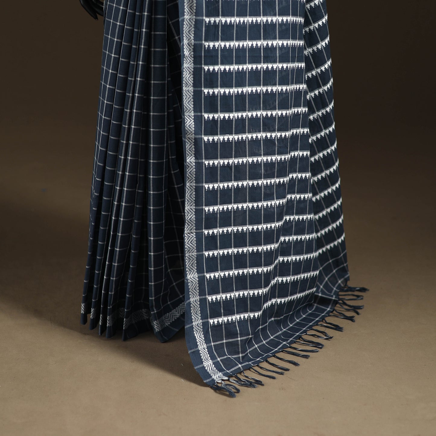 Bengal Handwoven Cotton Checks Begumpuri Saree 26