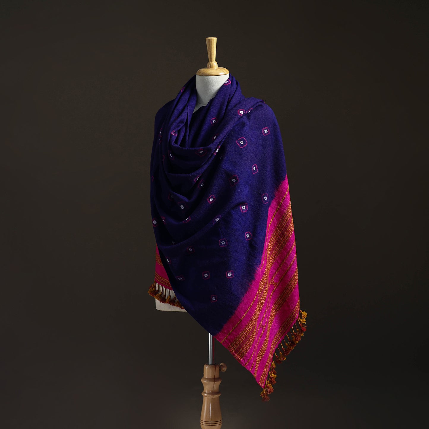 Kutch Handwoven Merino Wool Bandhani Tie-Dye Shawl 01