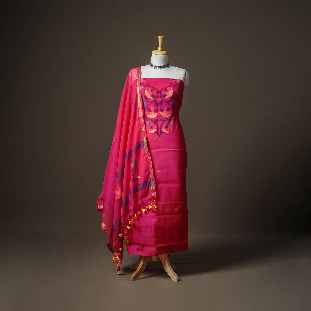 Jamdani Pure Handloom Muslin Unstitched Dress Material: Kurta with Dupatta 40