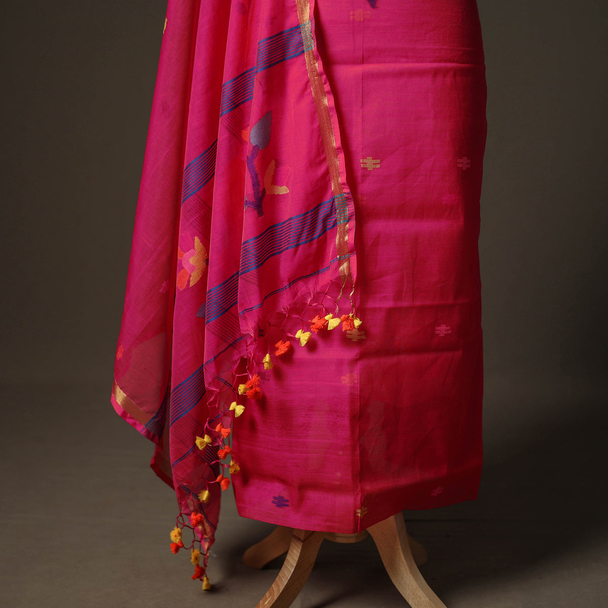 Jamdani Pure Handloom Muslin Unstitched Dress Material: Kurta with Dupatta 40