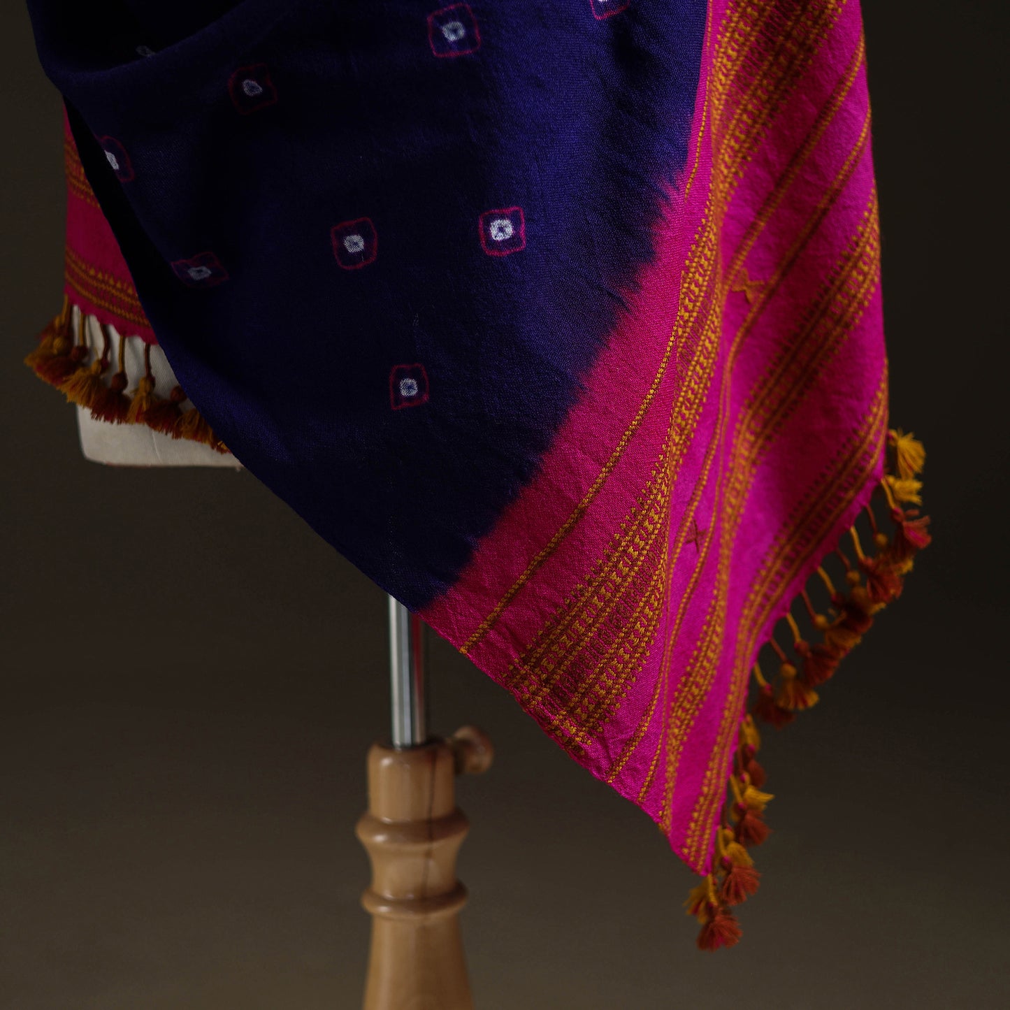 Kutch Handwoven Merino Wool Bandhani Tie-Dye Shawl 01