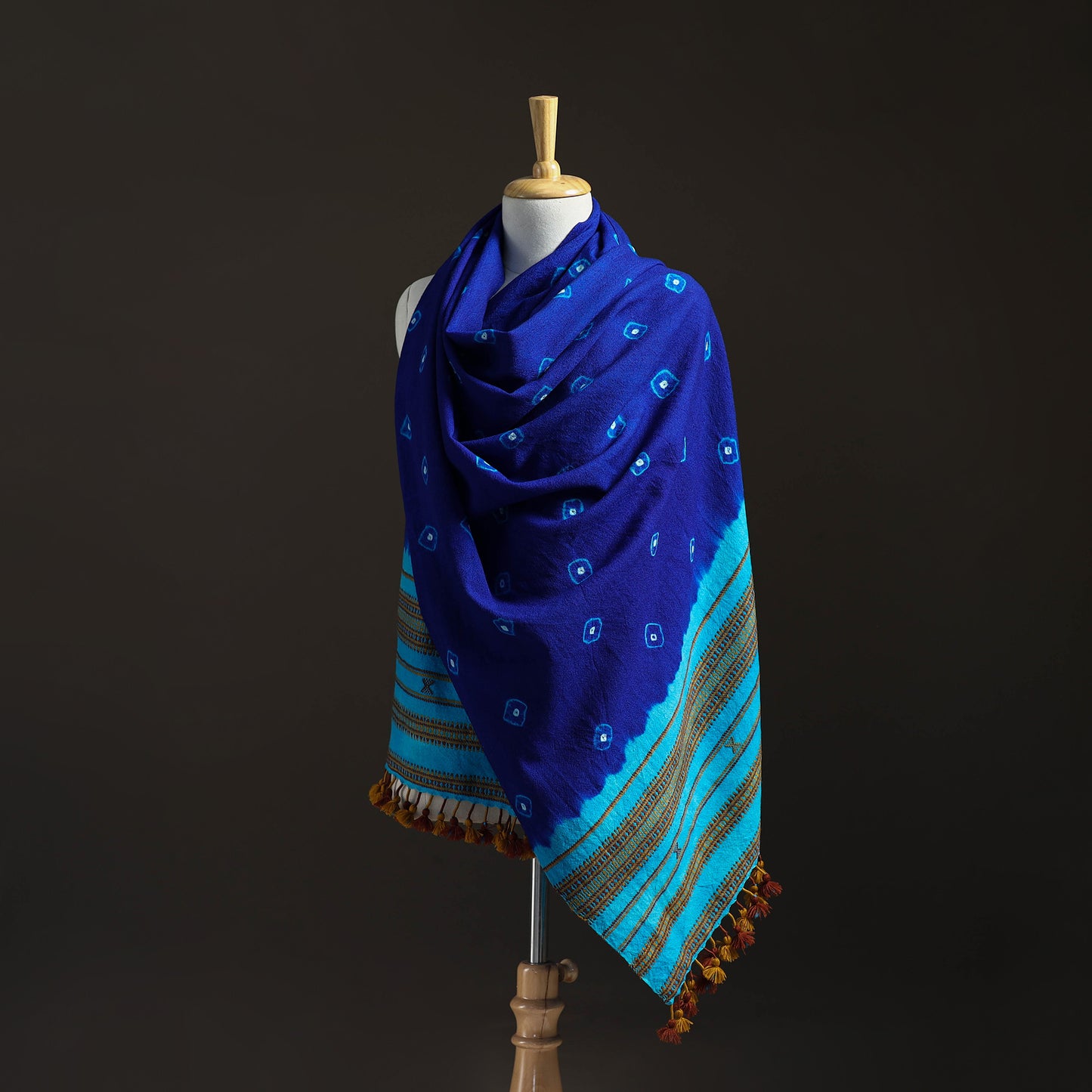 Kutch Handwoven Merino Wool Bandhani Tie-Dye Shawl 02