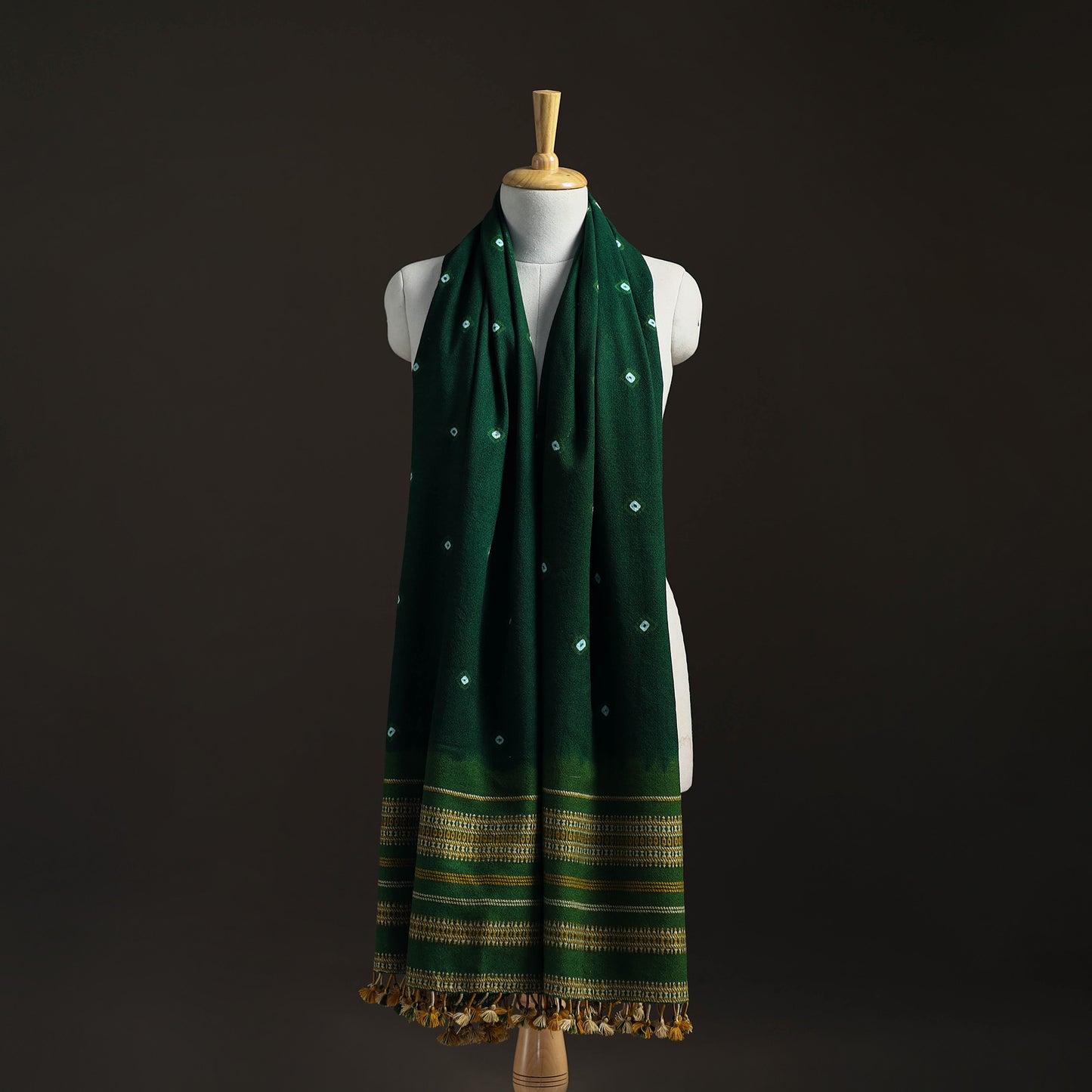 Kutch Handwoven Merino Wool Bandhani Tie-Dye Shawl 03